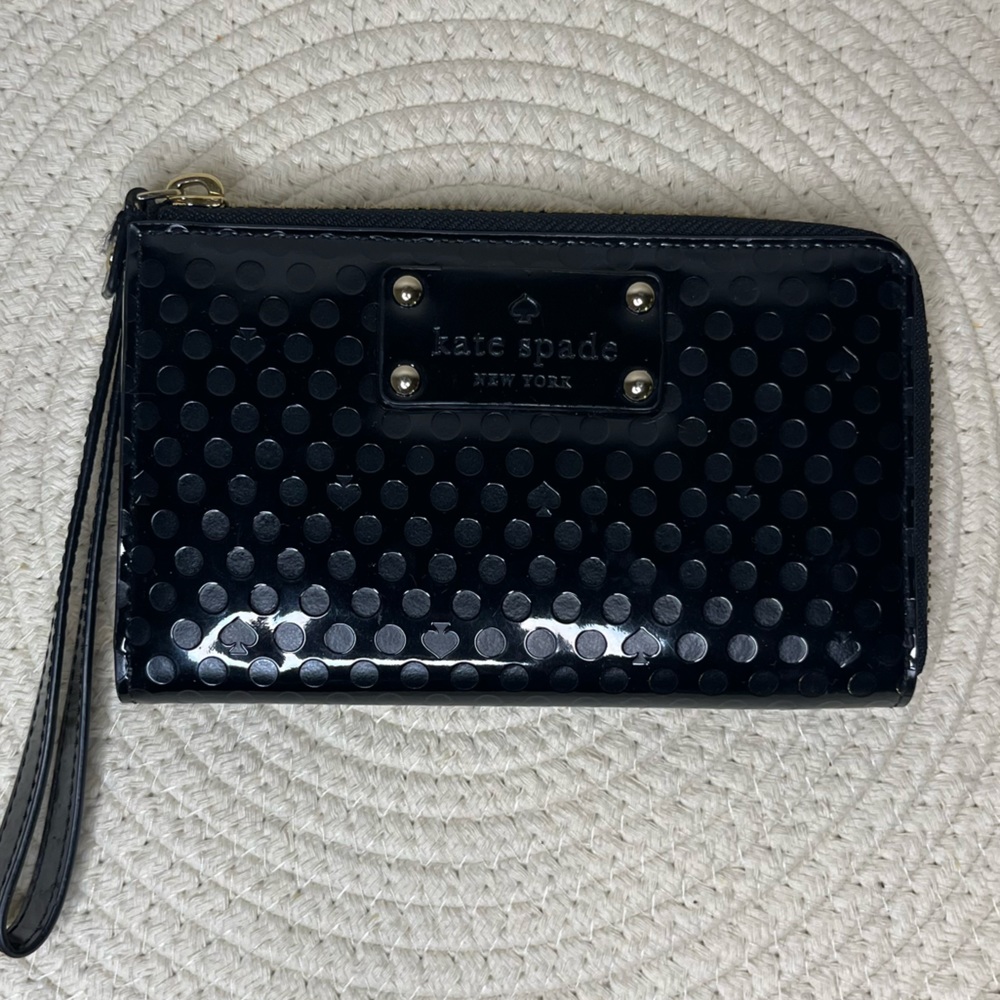 NWOT Kate Spade Black Polka Dot Wristlet Wallet with Cream spade interior